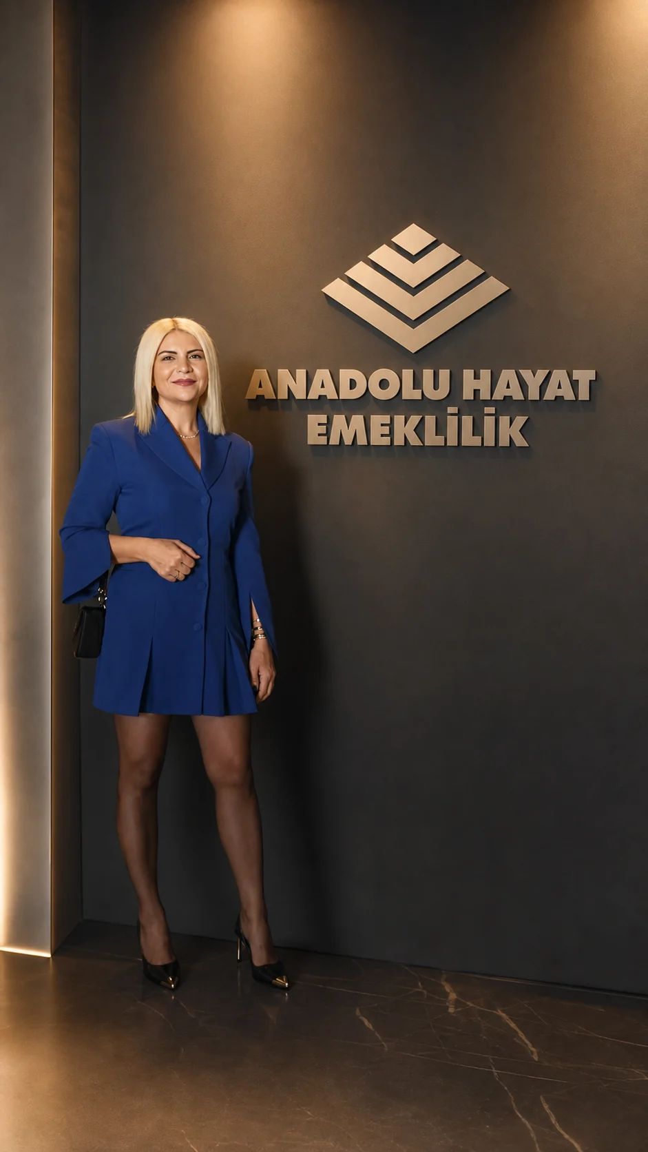 Aksinefe Sigorta kadın danışman portresi